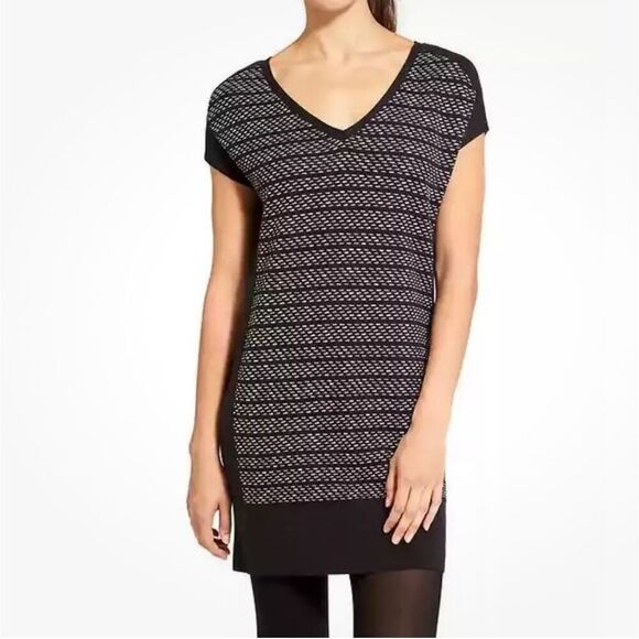 Athleta Black Thereafter Sweater Dress V-Neck Short Sleeve SIZE L - Picture 1 of 8